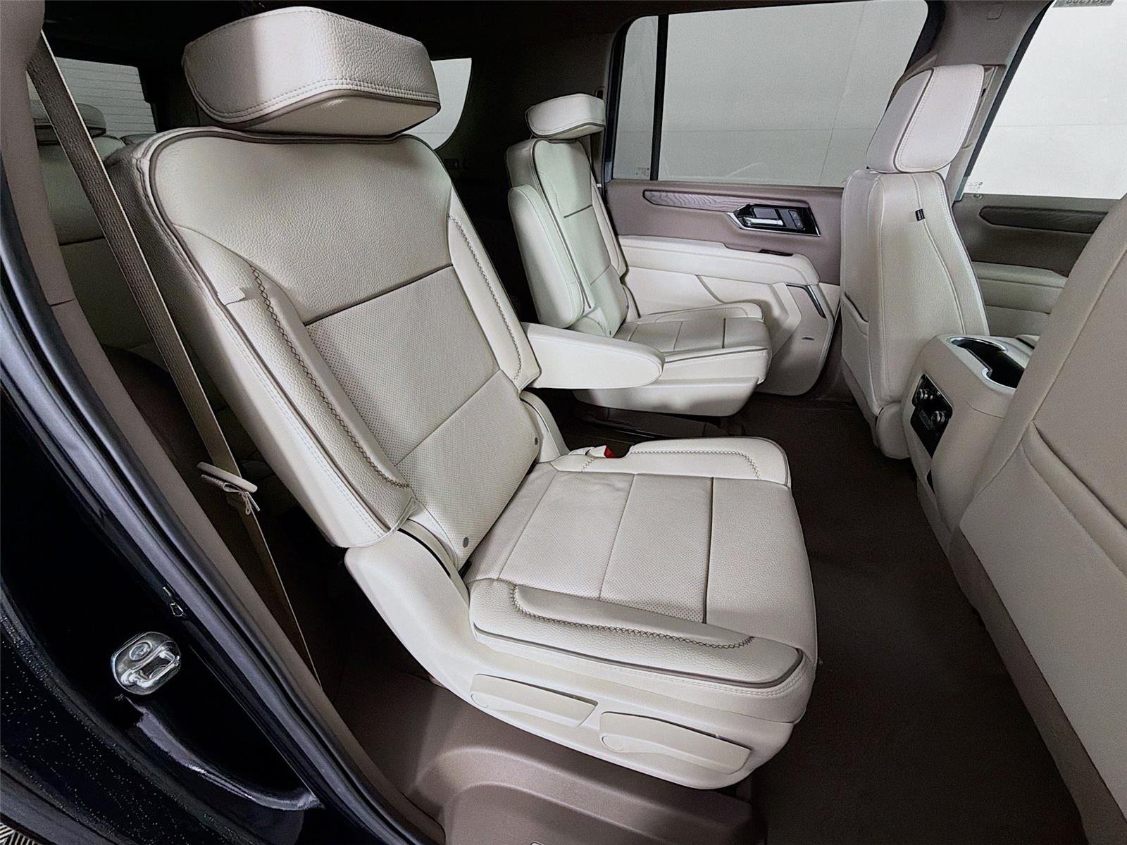2026 GMC Yukon XL Denali - Photo 30