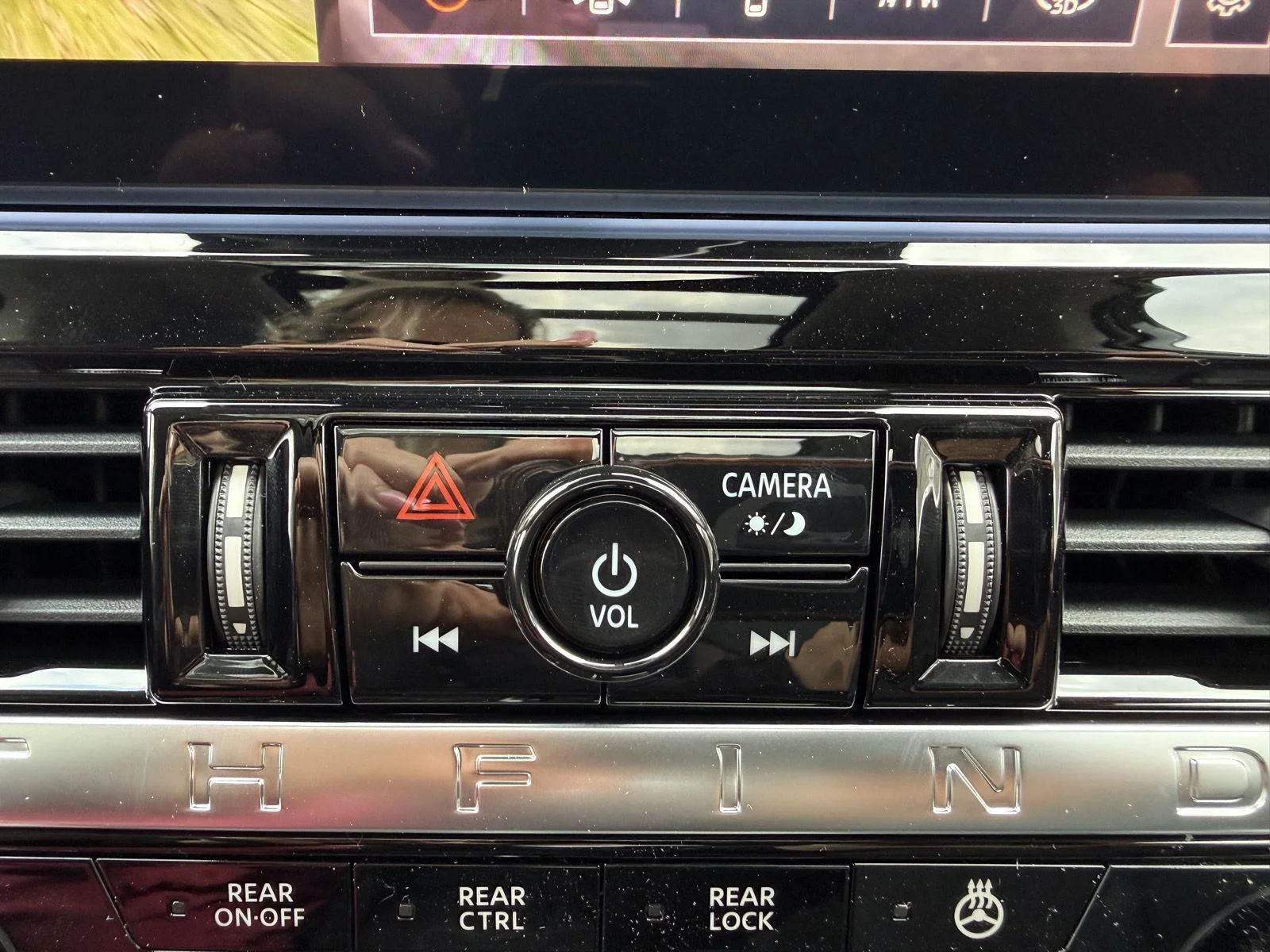 New 2026 Gun Metallic Nissan Platinum image 25