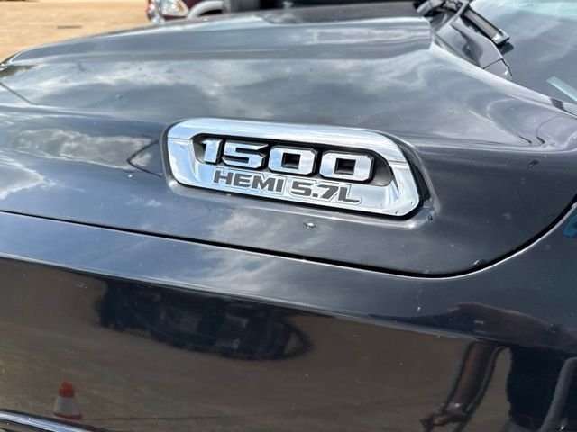 Used 2019 Diamond Black Ram Limited image 16