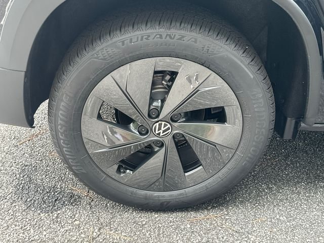 New 2026 Black Volkswagen 1.5T S image 17