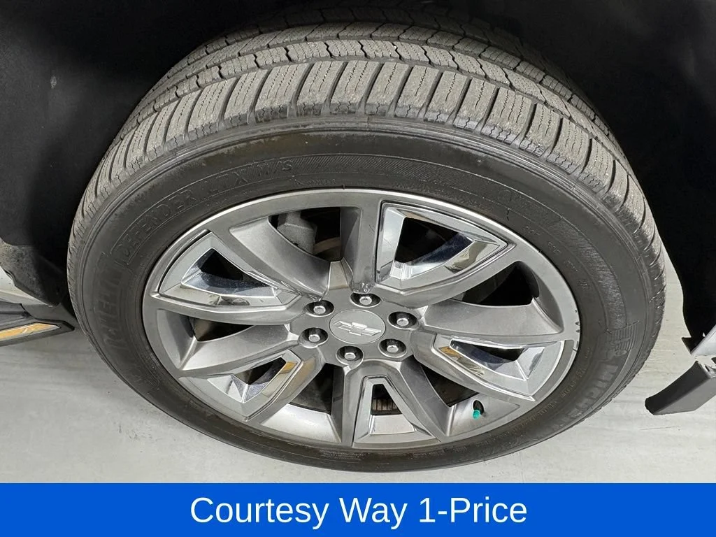 Used 2016 SILVER ICE METALLIC Chevrolet LTZ image 13