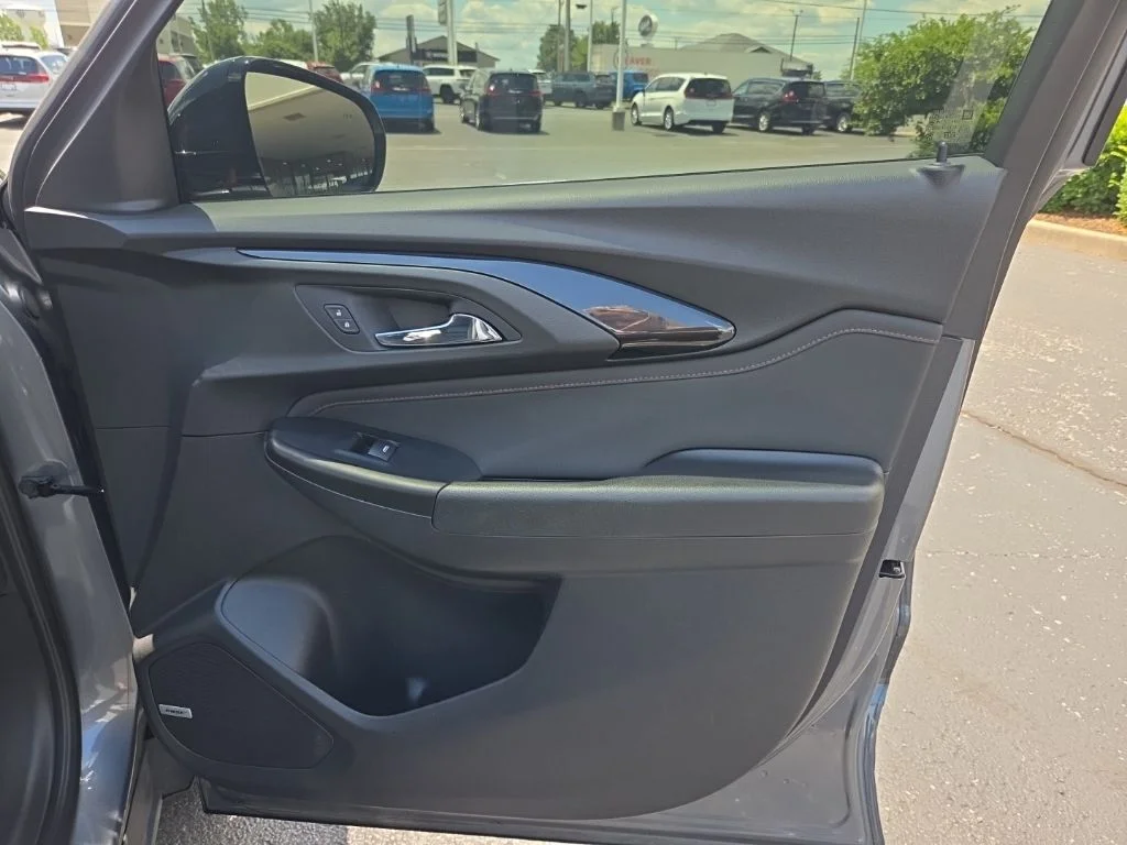 Used 2021 Gray Chevrolet RS image 25