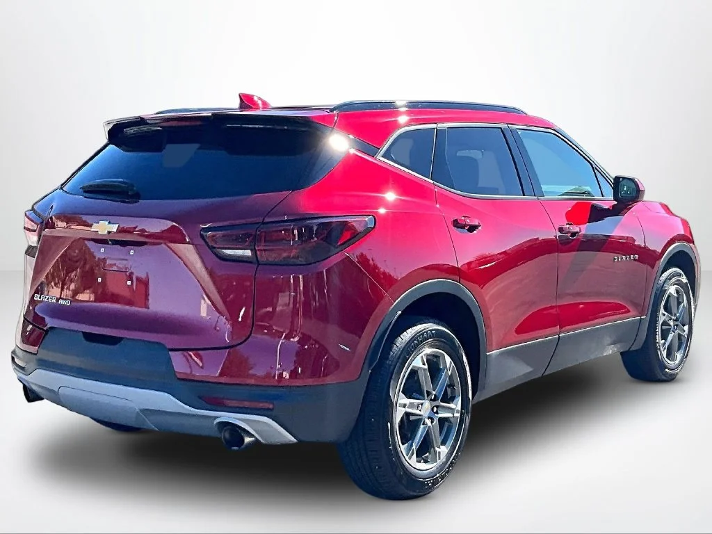 Used 2023 Red Chevrolet LT image 3