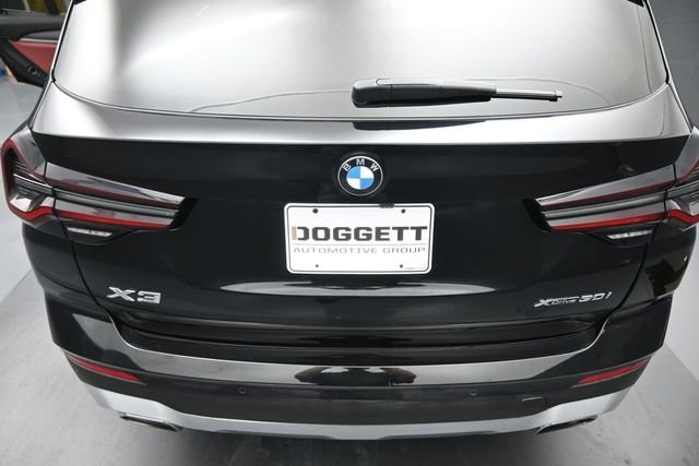 Used 2024 Black BMW xDrive30i image 16