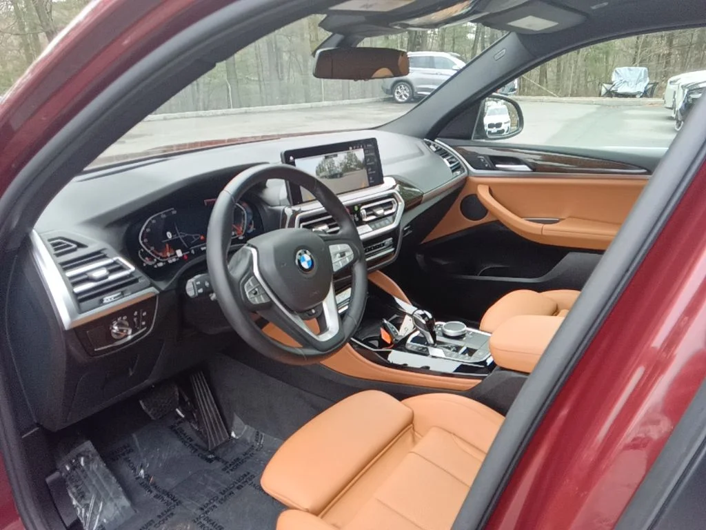 Certified Used 2025 Aventurin Red Metallic BMW xDrive30i image 13
