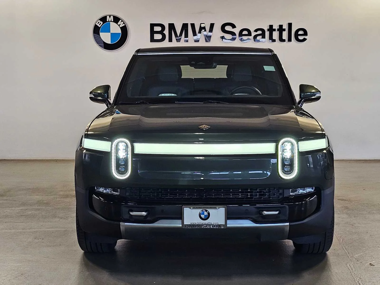 Used 2023  Rivian Adventure image 6