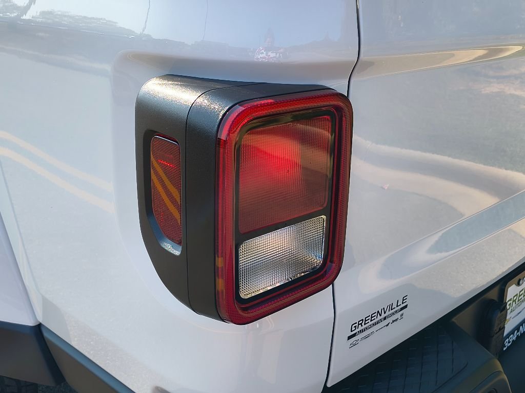 New 2025 Bright White Clear-Coat Exterior Paint Jeep Sport S Dark Sky Edition image 4