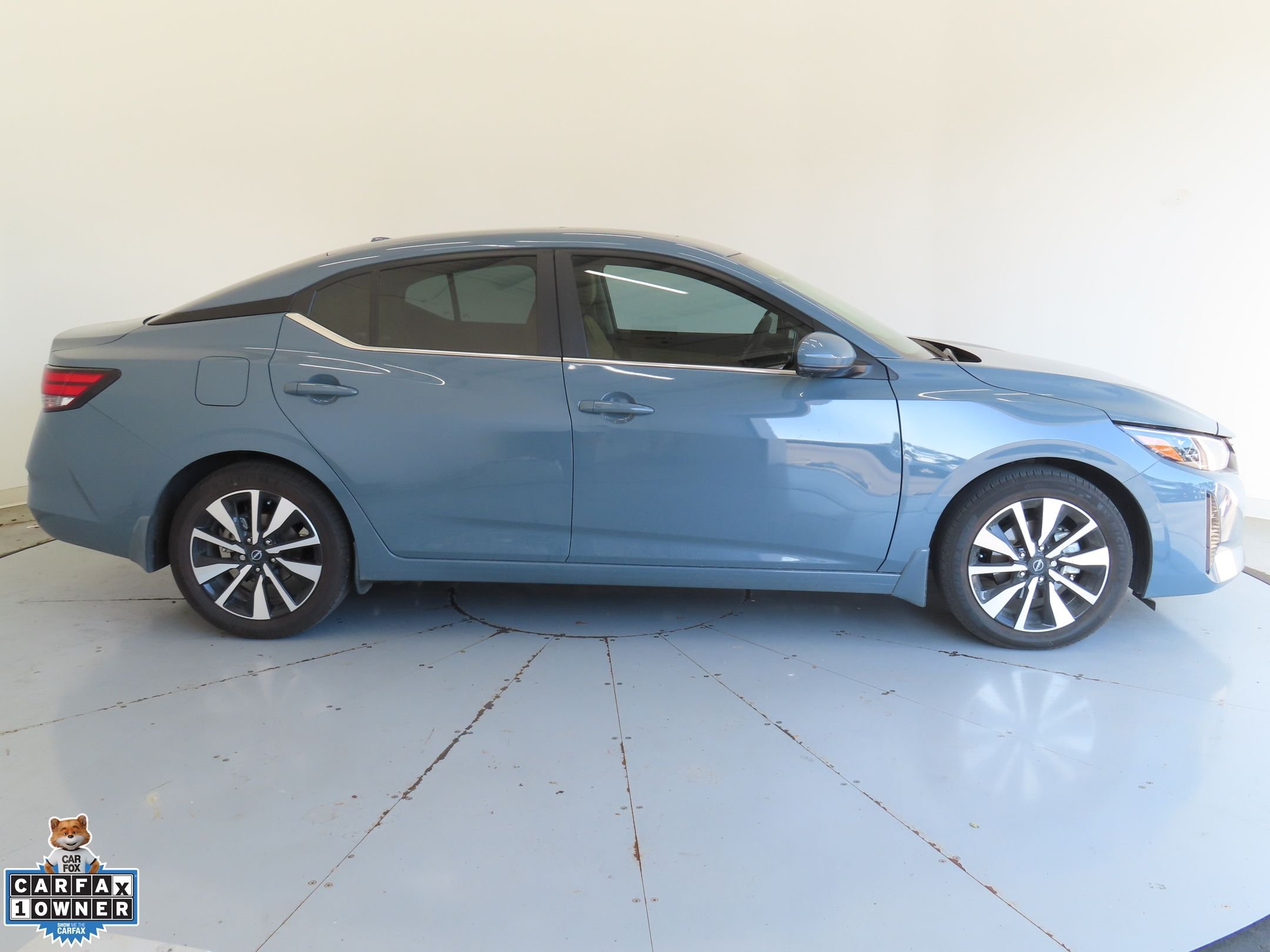 Used 2025 Gray Nissan SV image 2