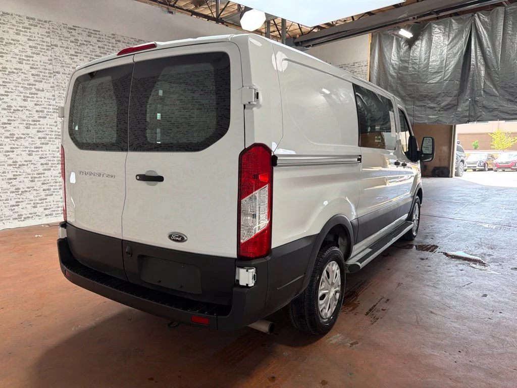 Used 2025 Oxford White Ford Base image 7