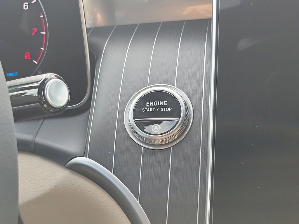 New 2026 White Mercedes-Benz GLC 300 image 29