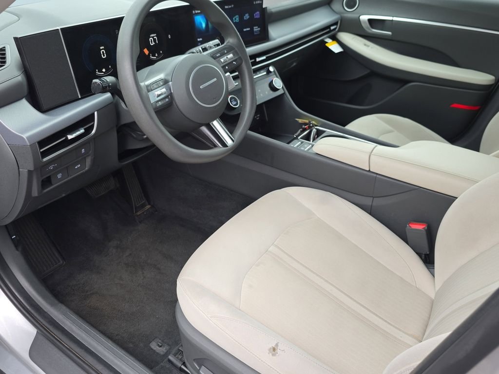 Used 2024 Aero Silver Hyundai SEL image 10