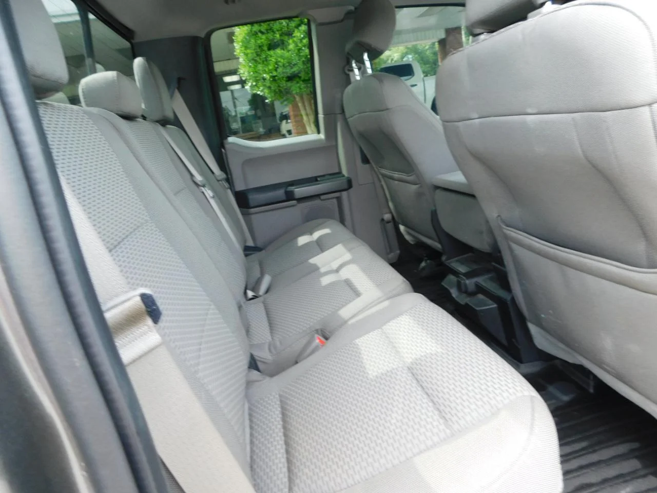 Used 2016 Magnetic Ford 4WD SuperCab 145 in XLT image 18