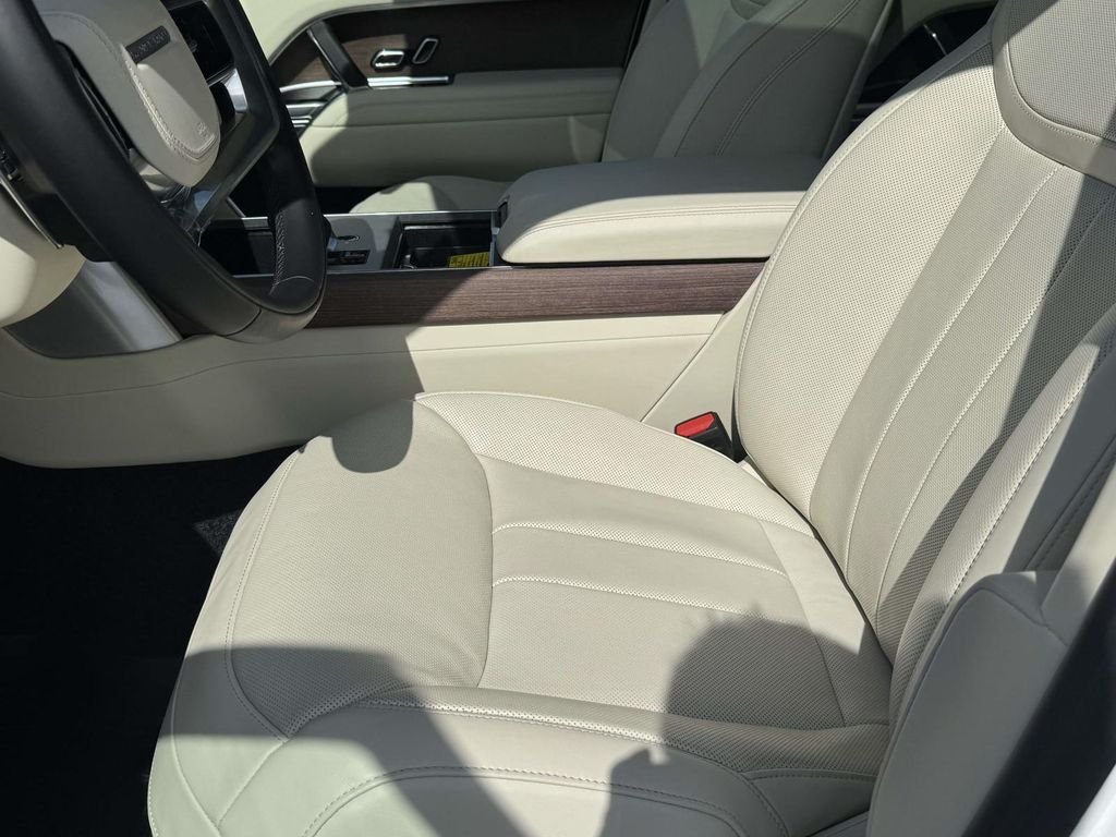 Certified Used 2025  Land Rover SE image 10
