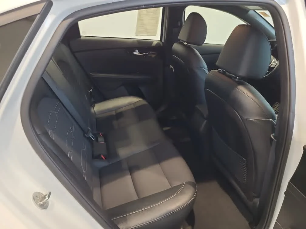 Used 2021 Snow White Pearl Kia GT-Line image 17