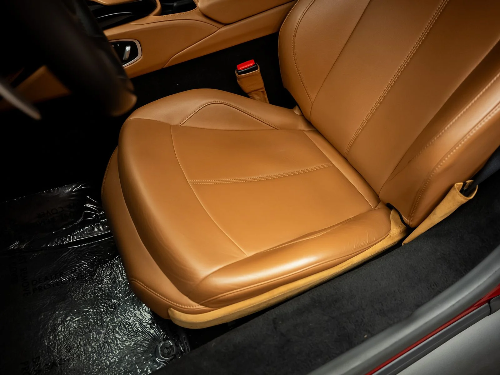 Used 2020 Red Aston Martin Base image 32