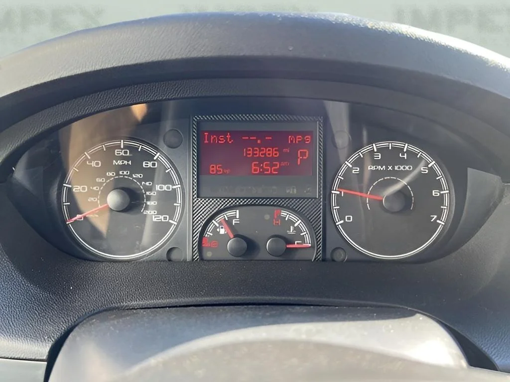 Used 2014 White Ram Base image 16