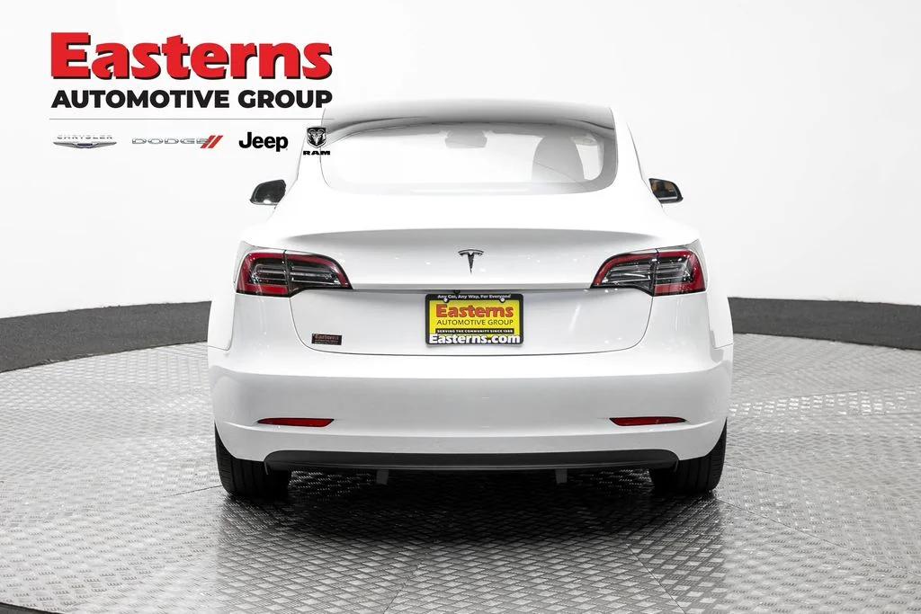 Used 2023 White Tesla Base image 7