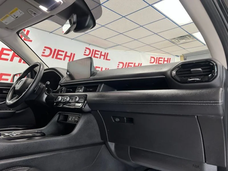 Used 2024  Honda EX-L image 14