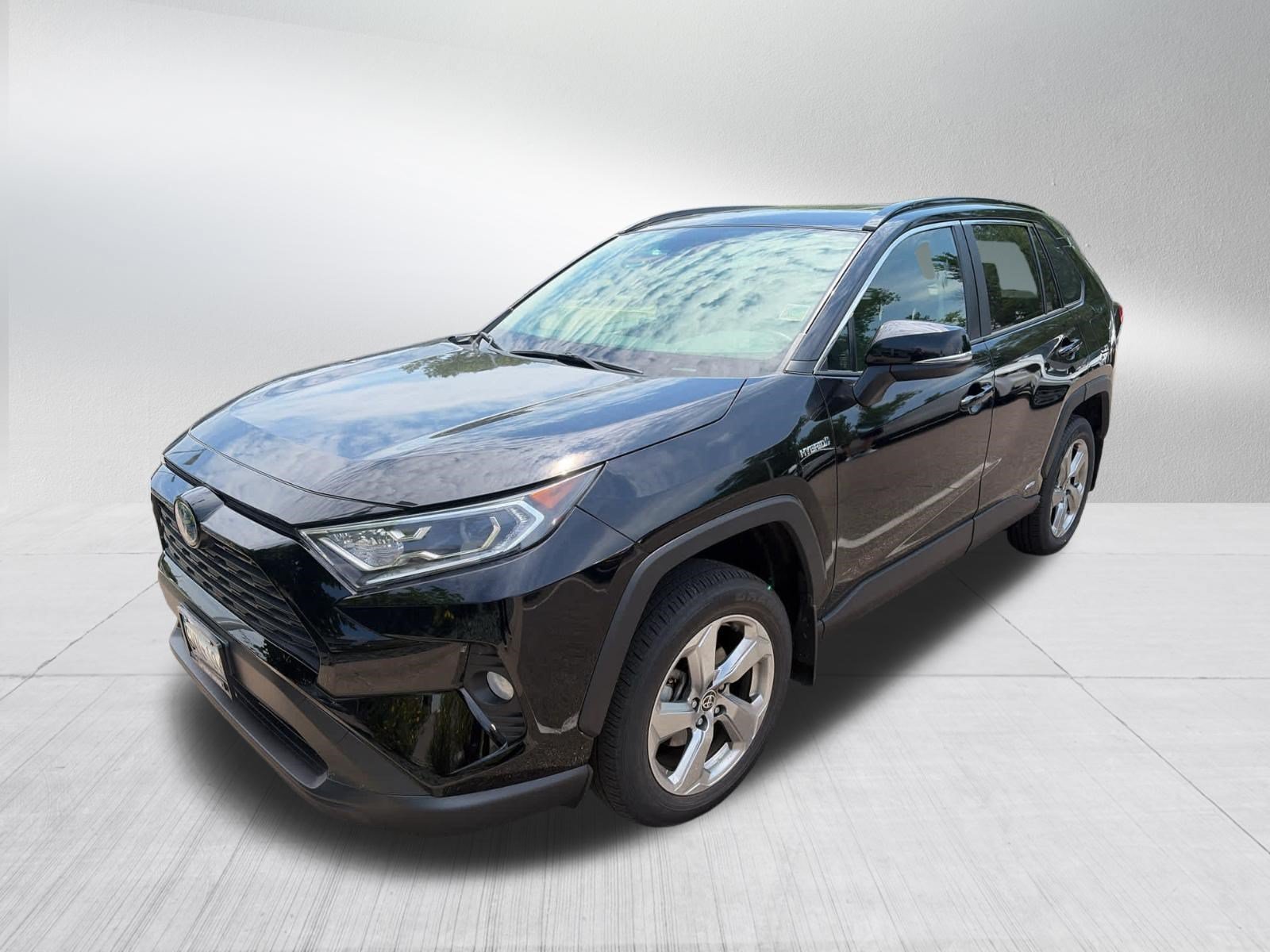 Used 2021 Toyota RAV4 XLE Premium with VIN JTMB6RFV5MD039292 for sale in Golden Valley, Minnesota