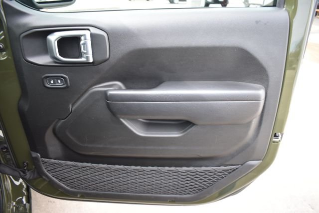 Used 2024 Green Jeep Sport S image 19