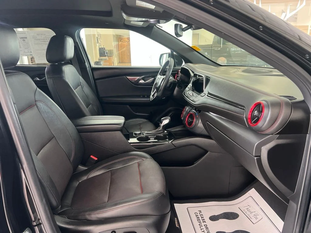 Used 2020 Black Chevrolet RS image 32