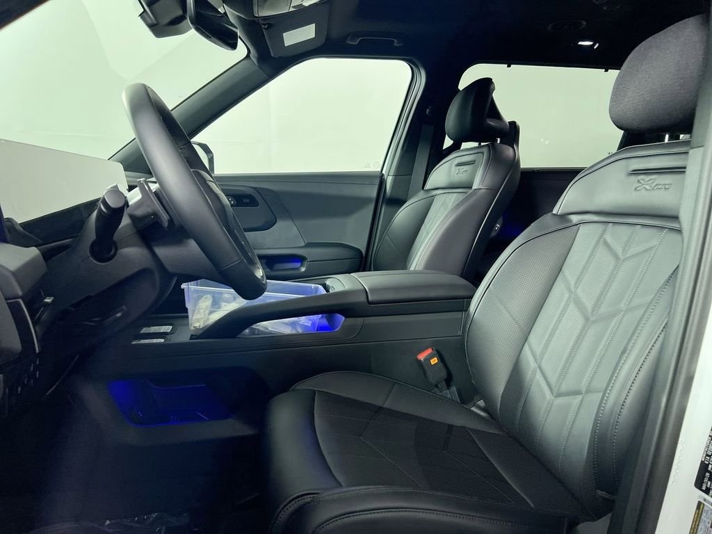 New 2027 Glacial White Pearl Kia X-PRO SX image 14
