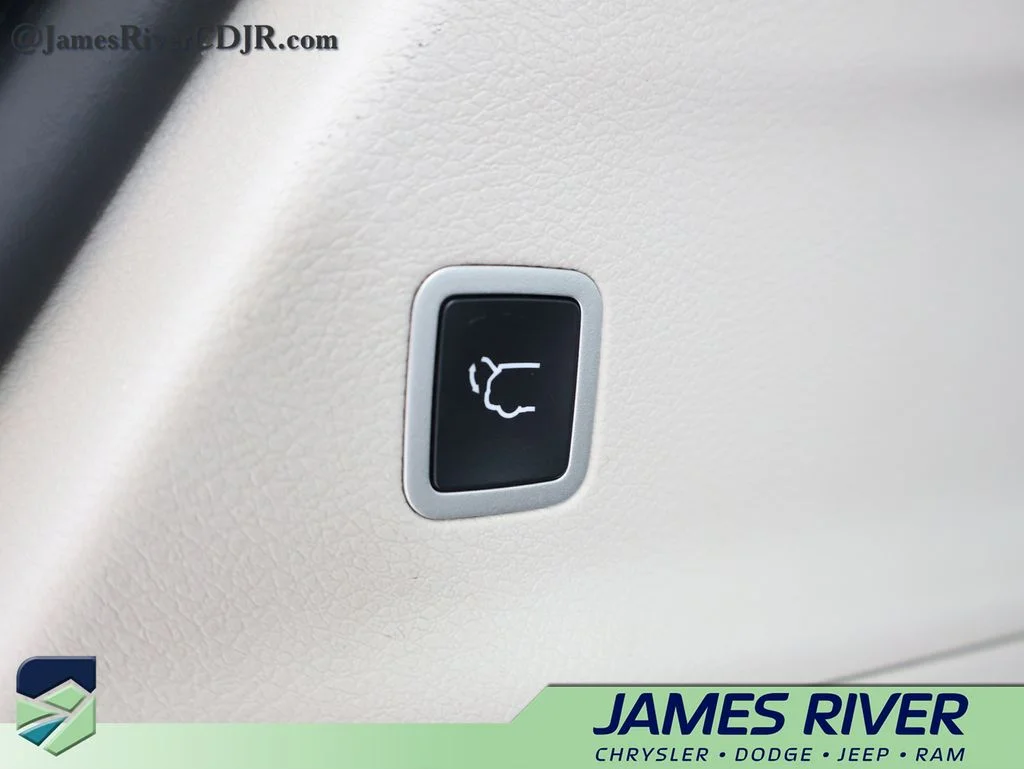 Used 2023 White Chrysler LX image 16