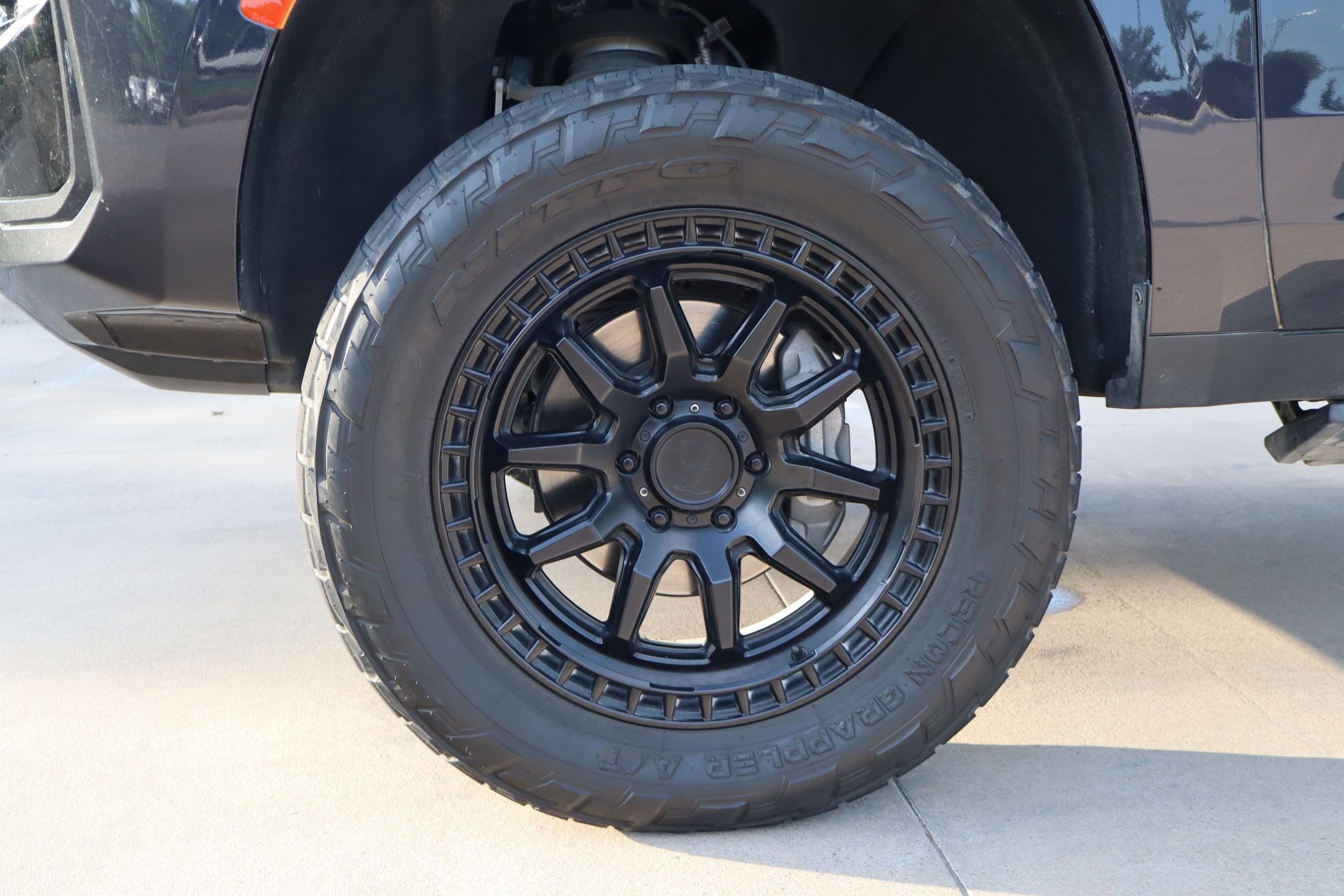Used 2023 Gray Chevrolet Z71 image 10
