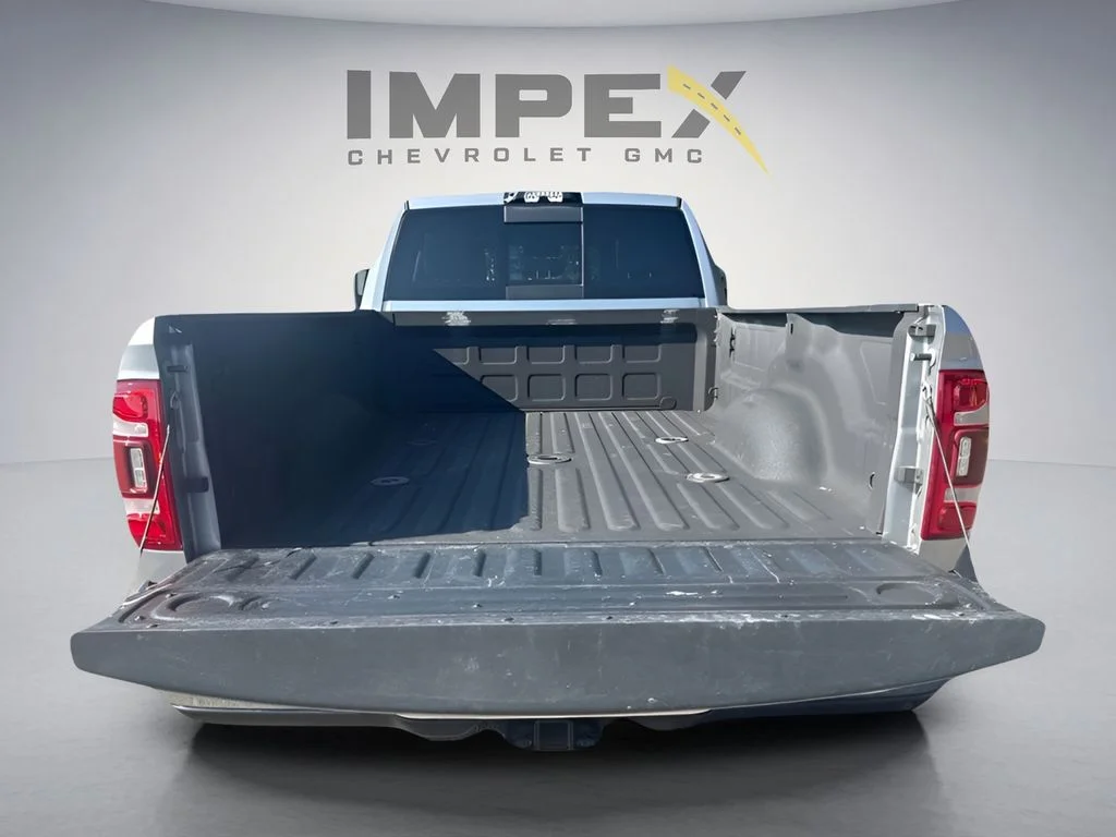 Used 2024 Silver Ram Laramie image 33