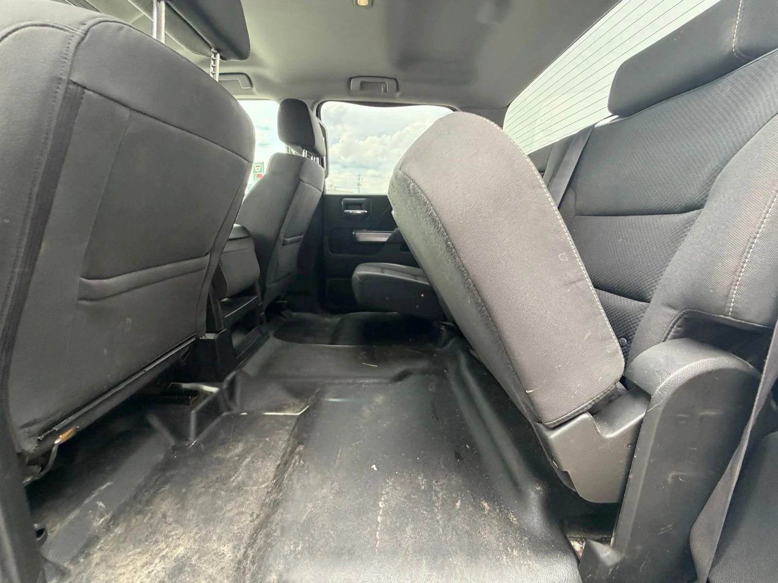 Used 2017 White Chevrolet LT image 12