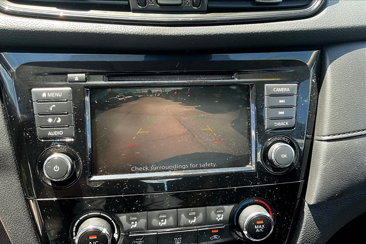 Used 2019 Black Nissan S image 13