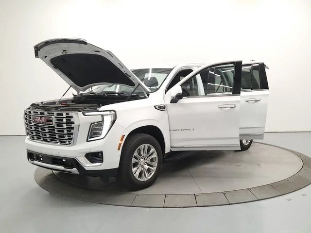 Used 2025 White GMC Denali image 12