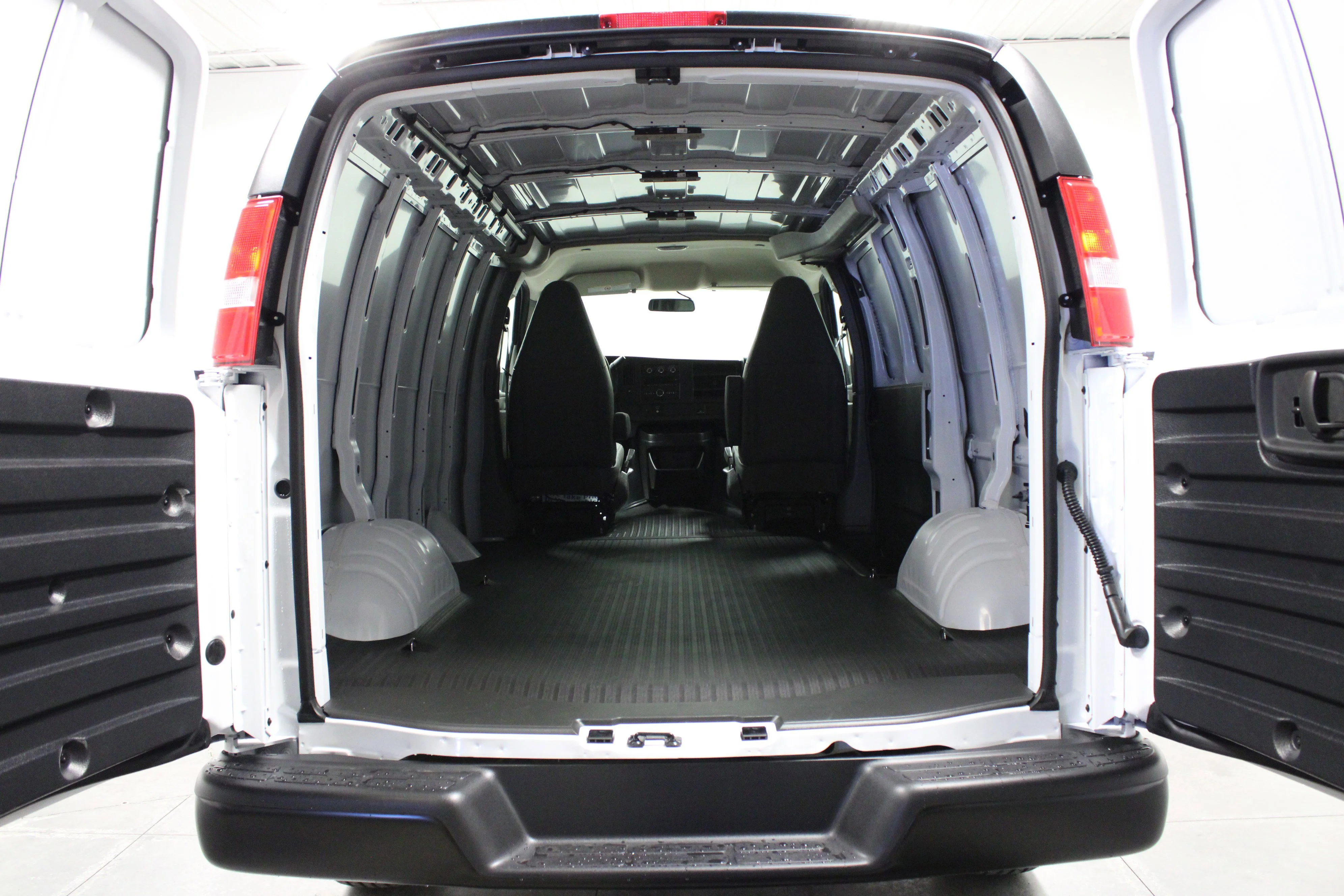 New 2026 Summit White GMC Work Van image 13
