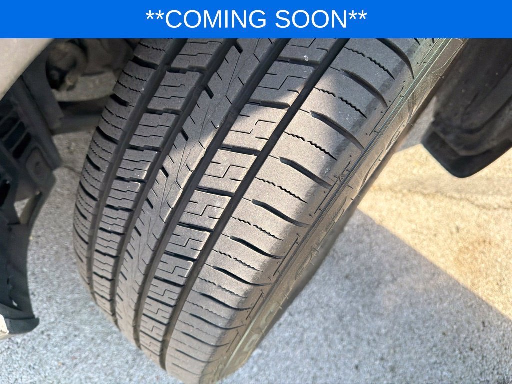 Used 2019 Gray Toyota XLE image 22