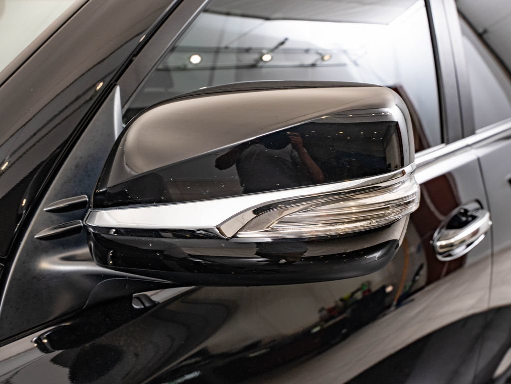 Used 2021 Onyx Black Lexus 460 Premium image 15