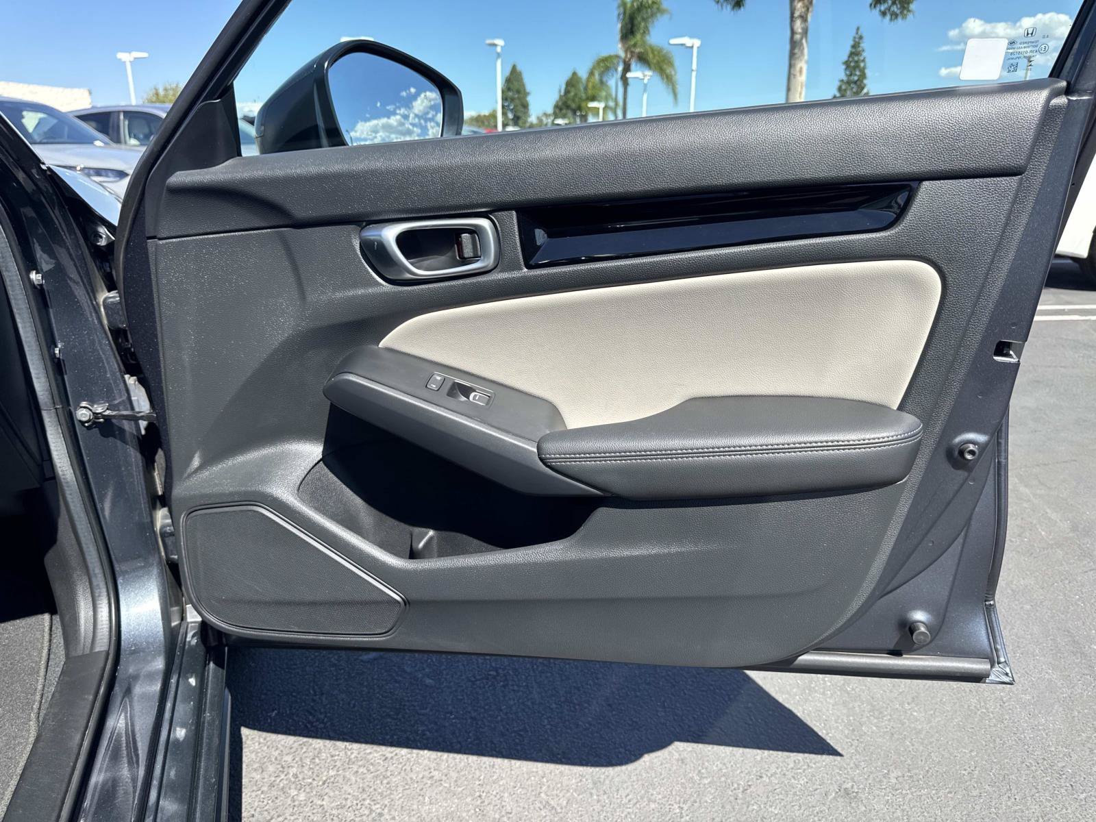 2024 Honda Civic Hatchback EX-L - Photo 32