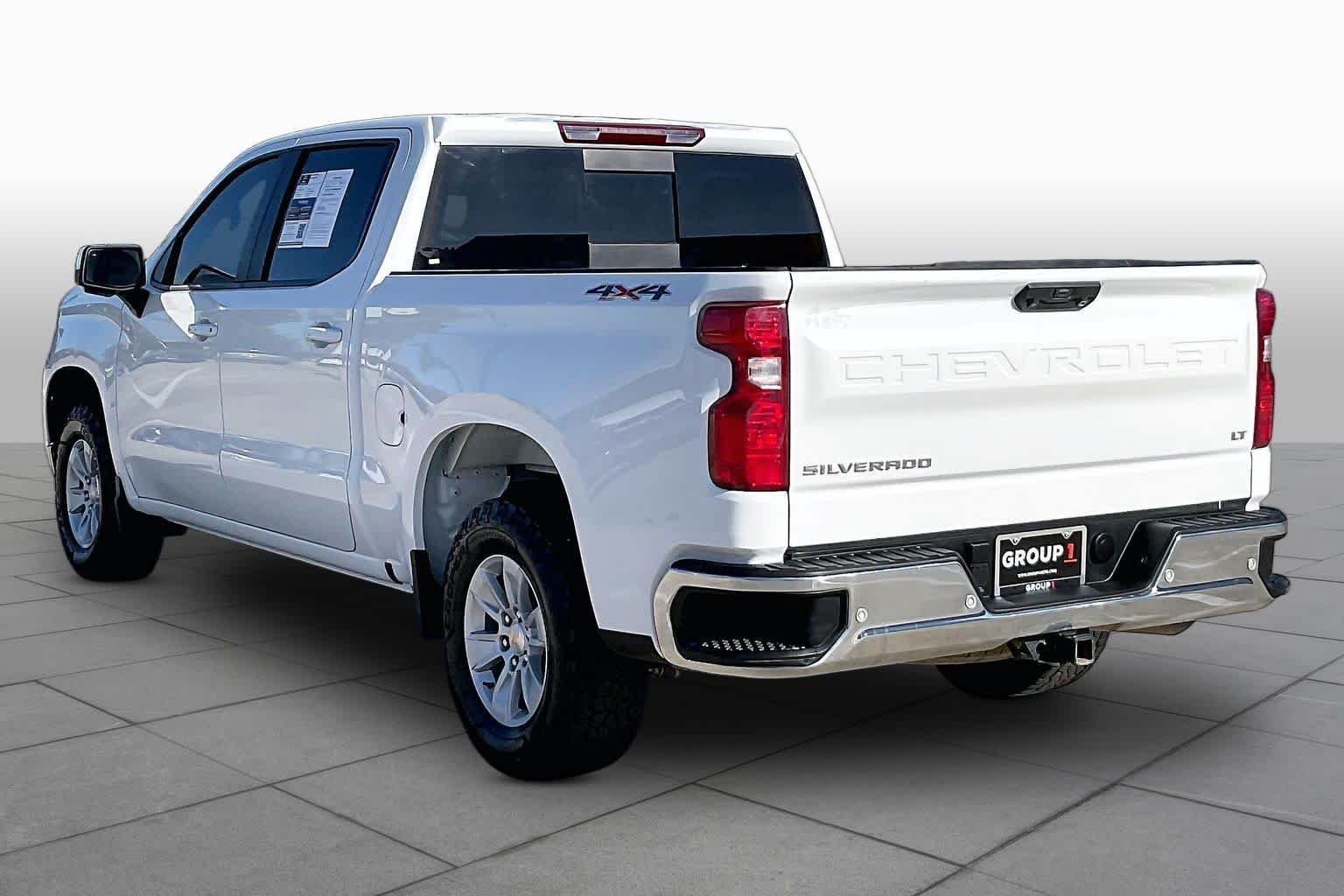Used 2025 Summit White Chevrolet LT image 12
