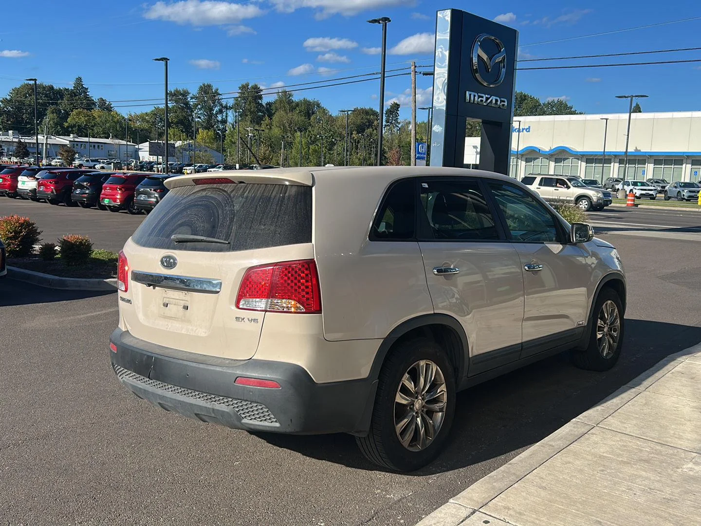 Used 2011 White Sand Beige Kia EX image 3