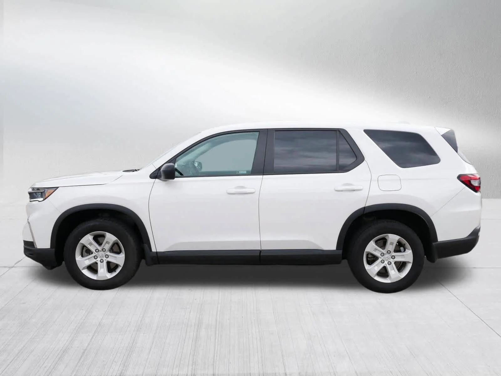 2023 Honda Pilot LX - Photo 40