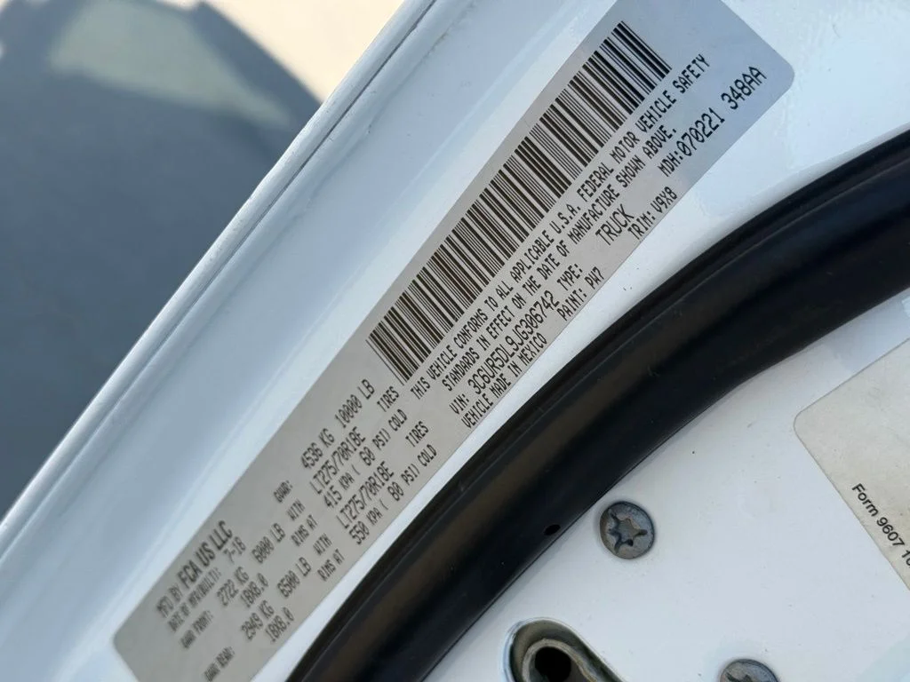 Used 2018 White Ram SLT image 12