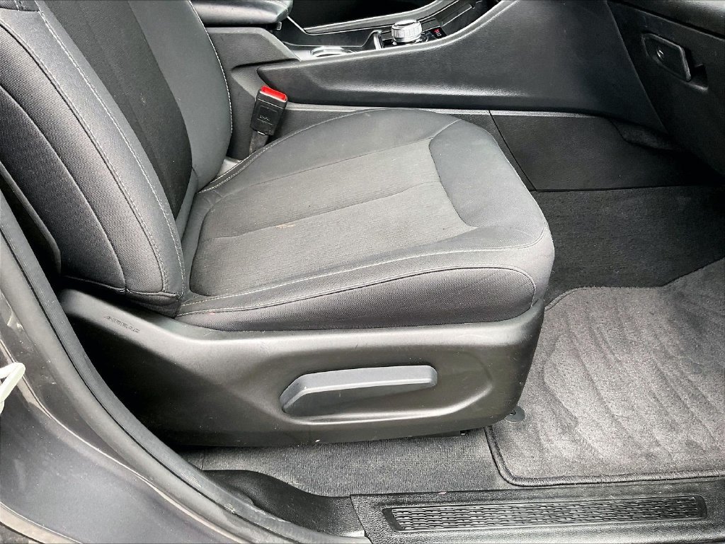 Used 2023 Metallic Jeep Laredo image 36