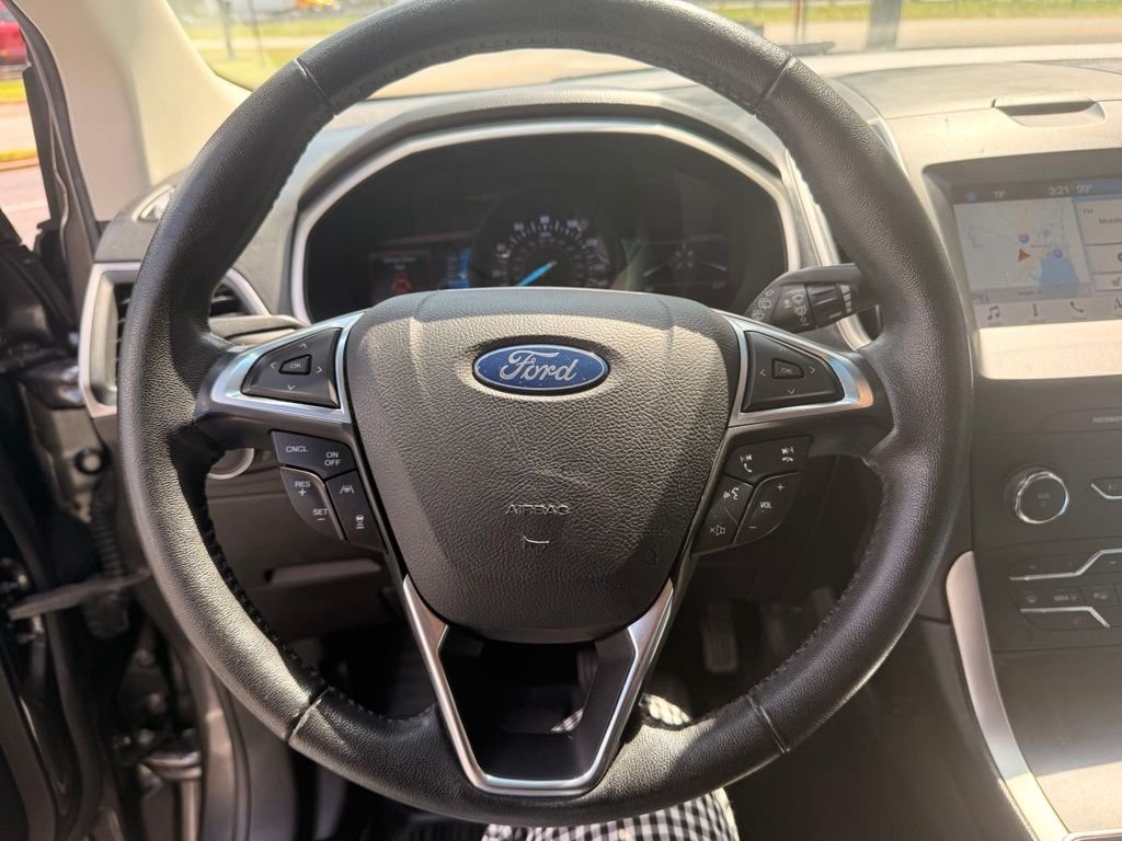 Used 2019 Gray Ford SEL image 10
