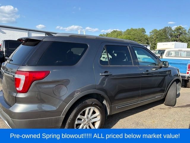 Used 2017 Gray Ford XLT image 8