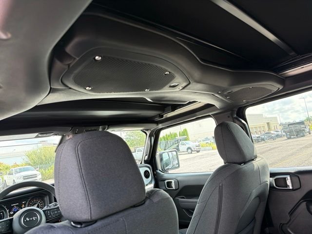 New 2027 Black Clear-Coat Paint Jeep Sport S image 9