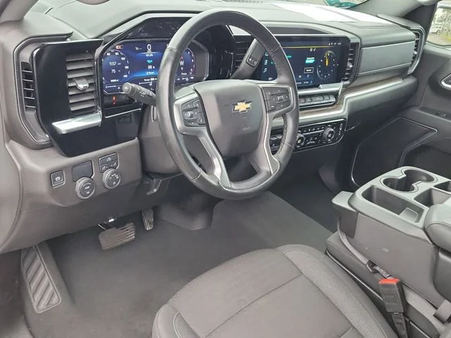 2025 Chevrolet Silverado 1500 LT - Photo 16
