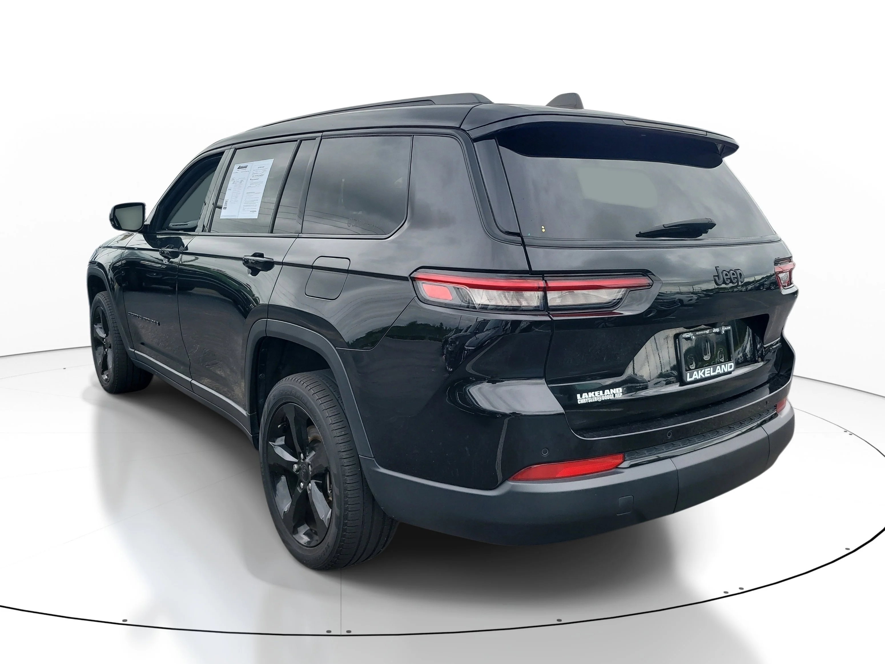Used 2023 Diamond Black Crystal Pearlcoat Jeep Limited image 6