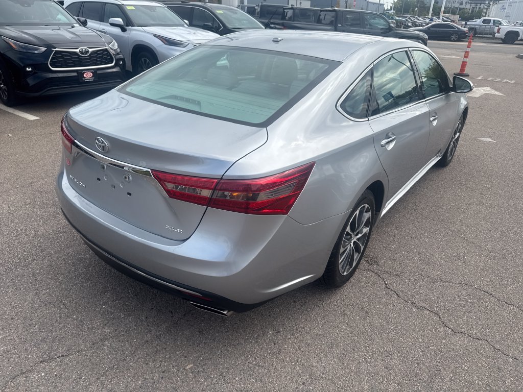 Used 2016 Silver Toyota XLE Premium image 7