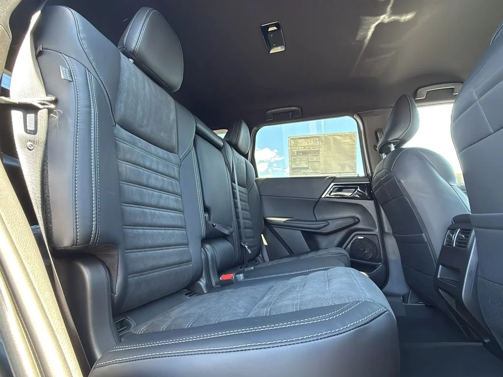 New 2026 Graphite Gray Mitsubishi LE 1.5T S-AWC image 26