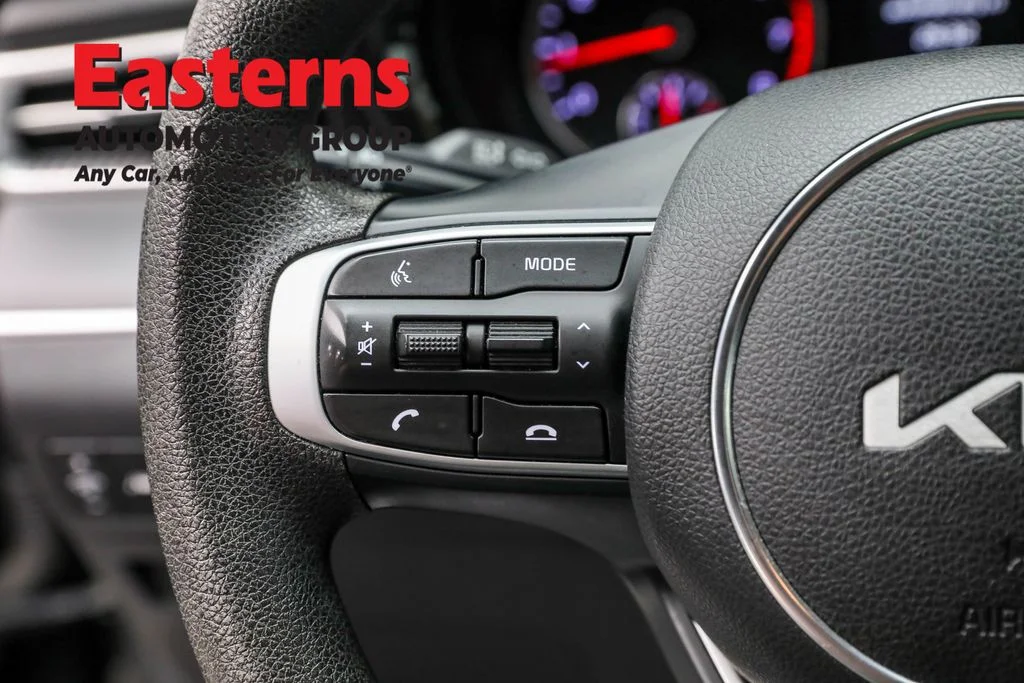Used 2023 Black Kia LXS image 15