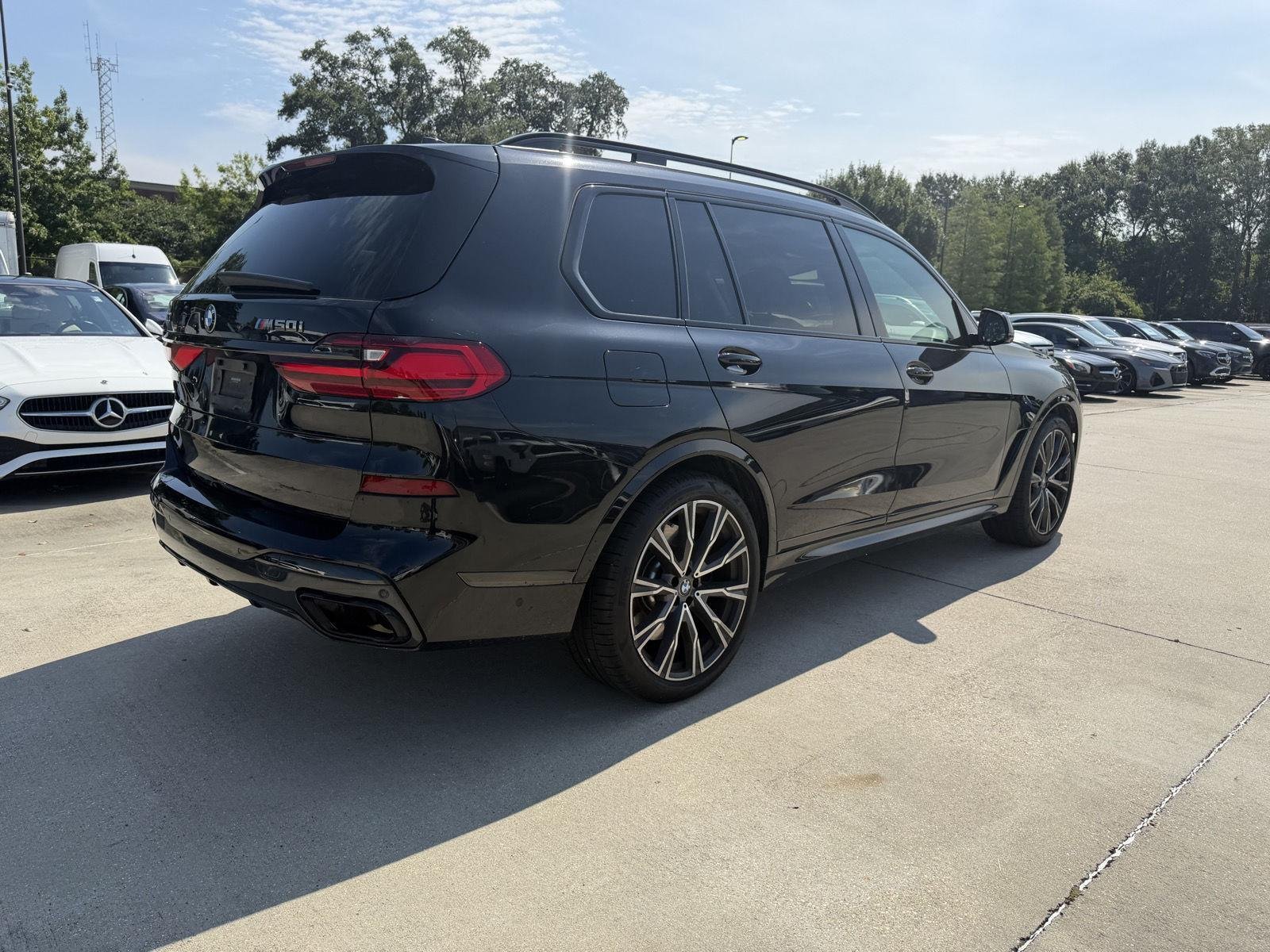 Used 2021 Black Sapphire Metallic BMW M50i image 29